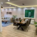 Διαμέρισμα Bergliebe 5 Mit Grosser Terrasse, Tiefgarage & Lift